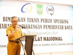 Sekdako Batam Jefridin Buka Bimtek Publik Speaking Bagi Pejabat di Lingkungan Pemko Batam