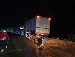 Longsor Lagi, Jalan Lintas Riau-Sumbar Kembali Diberlakukan Buka Tutup