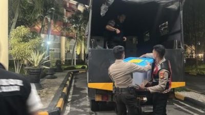 Dugaan Korupsi Anggaran SPPD Sekretariat DPRD Riau, Polisi Sita 33 Container Box Barang Bukti 