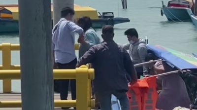 Meski Cenderung Hujan di Sertai Angin, Aktivitas Transportasi Laut di Pelabuhan Pancung Sekupang – Belakang Padang Tidak Terganggu