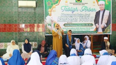 Perdana, Ketua TP PKK Kota Batam Erlita Sari Amsakar Hadiri Tabligh Akbar BKMT Kecamatan Batu Ampar