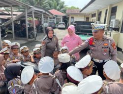 Mengenal Tugas Kepolisian, TK Kemala Bhayangkari 10 Kunjungi Mapolsek Bangko