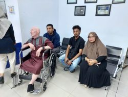 Haji Robert Hadirkan Senyum Haru Safrudin dengan Bantuan Kaki Palsu